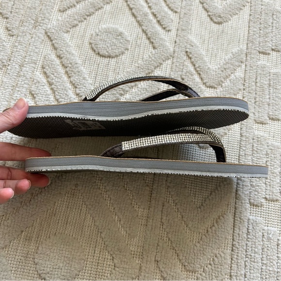 Diamond Flip Flops - Picture 5 of 5